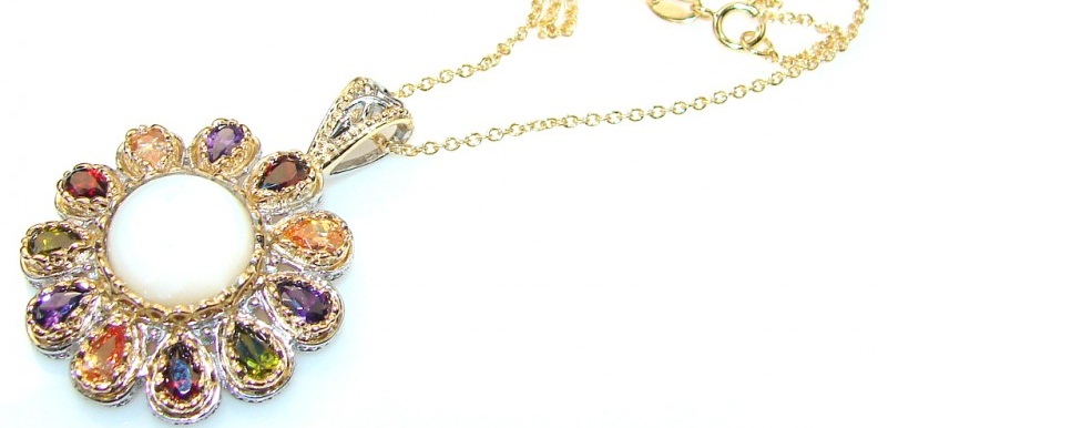 Thoughtful Gifts For Your Girlfriend: The First Anniversary