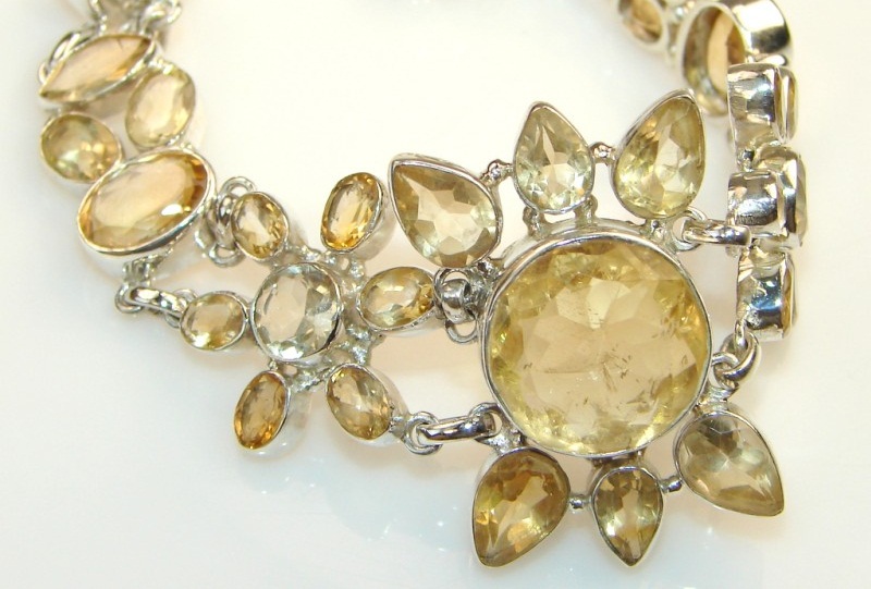 Elegant Costume Jewelry For This Fall