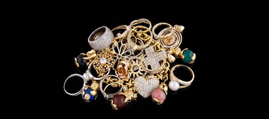 Stay Stylish As You Travel: Jewelry Packing Tips