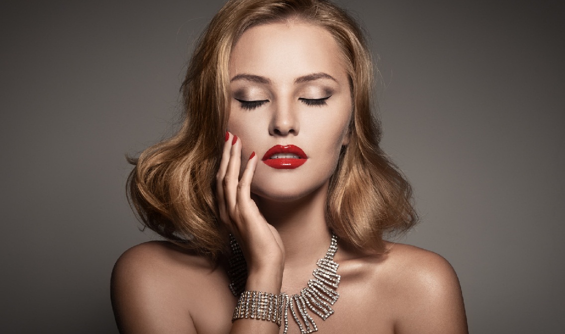 Christmas Jewels: How to Pick the Perfect Present