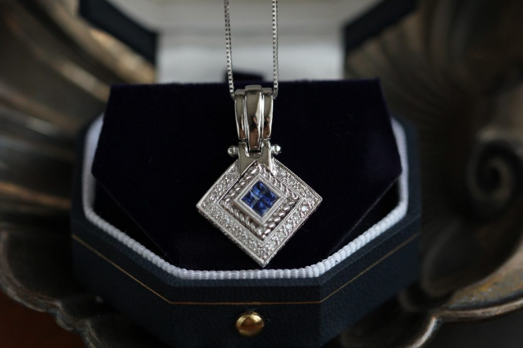 Gemini zodiac stones pendants