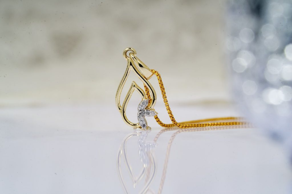 How to clean gold chains?