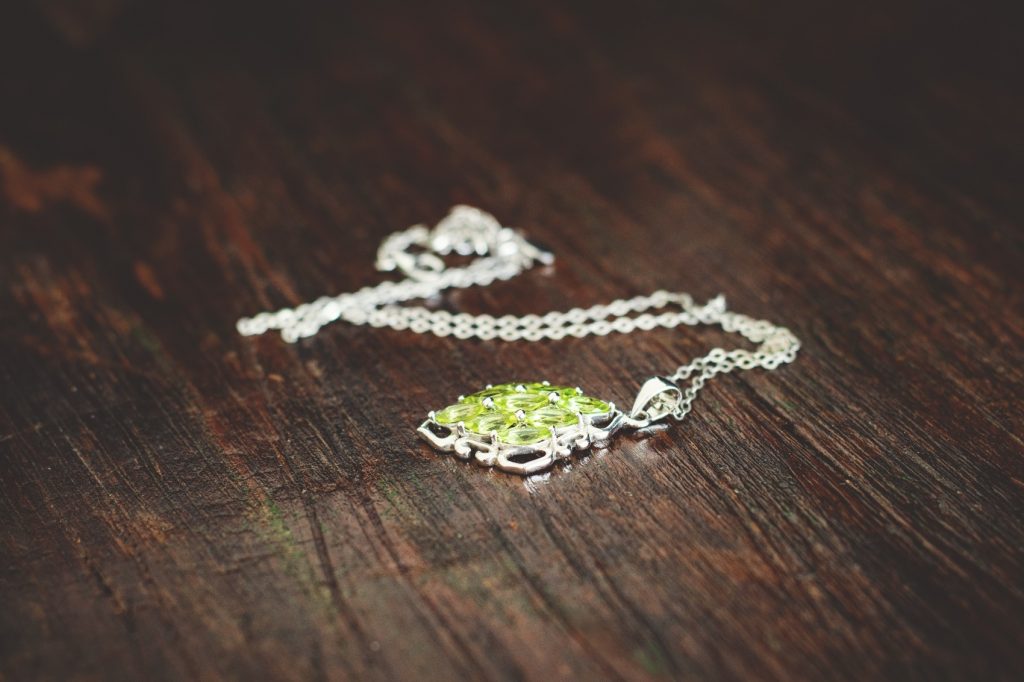 How to clean silver chains?