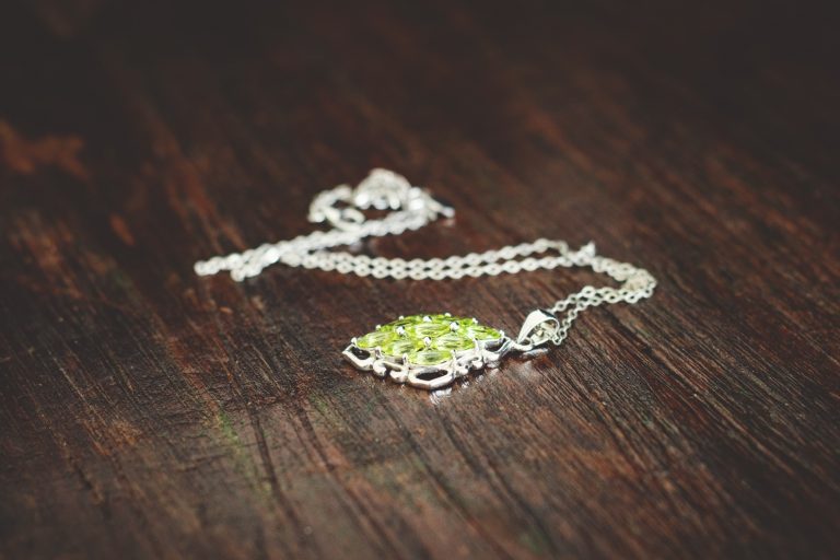 How to clean silver chains?