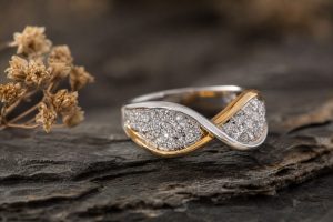 Best Online Jewelry Retailers: A Buyer's Guide